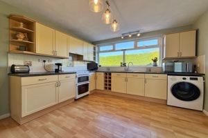 Kitchen- click for photo gallery
